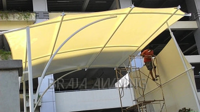 Tenda Membrane ruang publik parkir