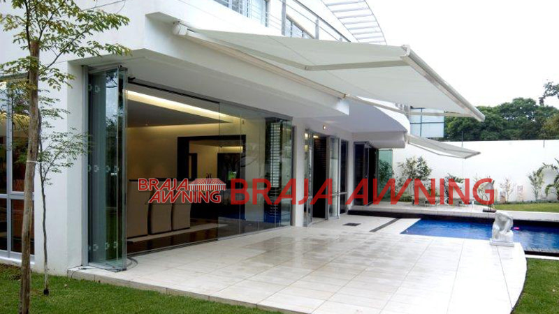 awning gulung kolam renang private pool